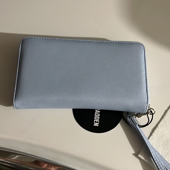 Baby Blue Steve Madden Wallet - Picture 2 of 3